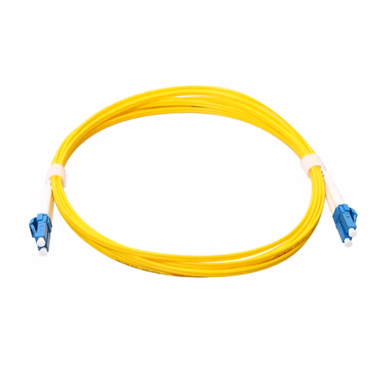 Fabricación del cordón de conexión de fibra óptica Mtpmpo del cordón de conexión de fibra óptica Om4 12/24f G657A1 MPO/MTP